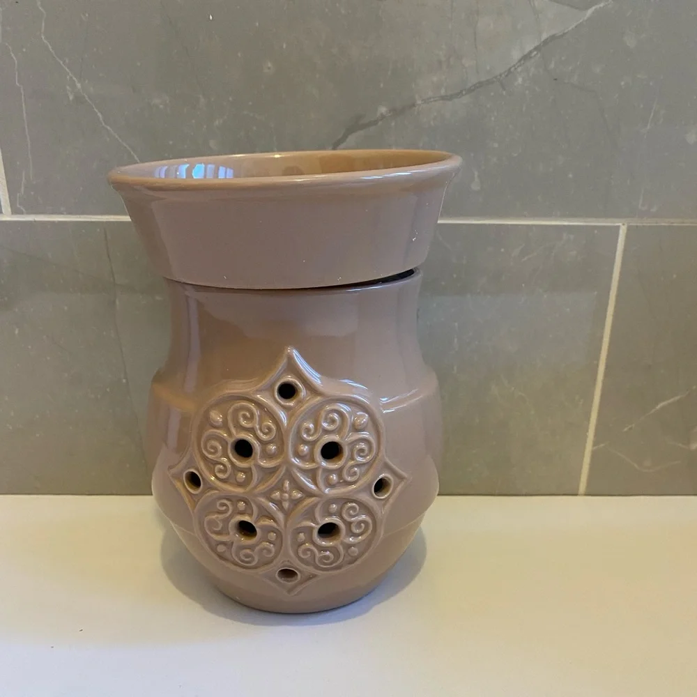Oil Wax/ Warmer Vanilla Bean Cupcake Ceramic Electric